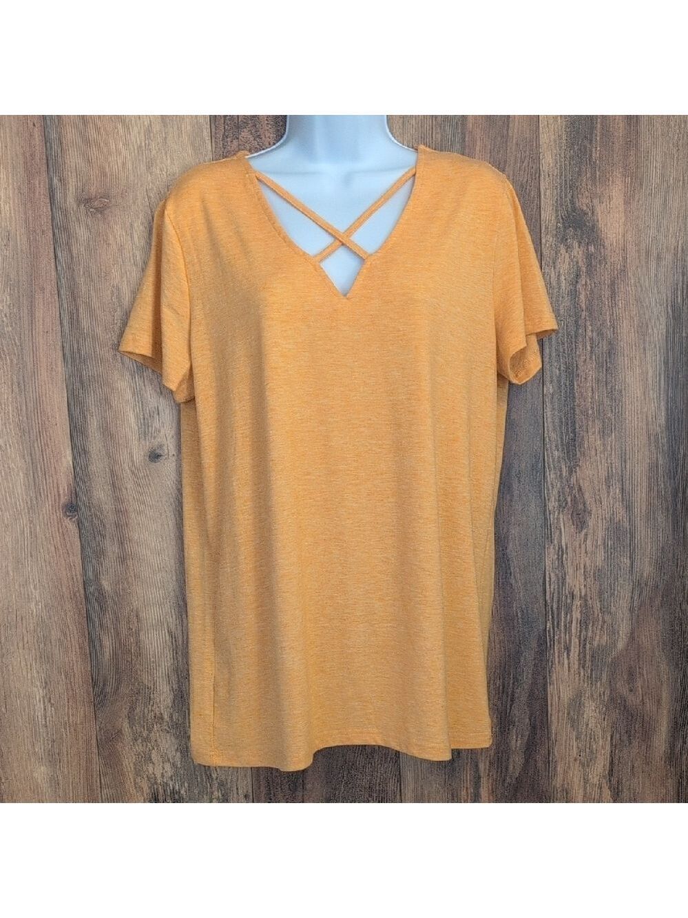 Sunny Crisscross V-Neck Tee L            623C